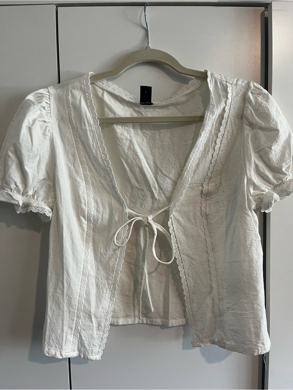 SHEIN White Tie-Front Lace Trim Puff Sleeve Top